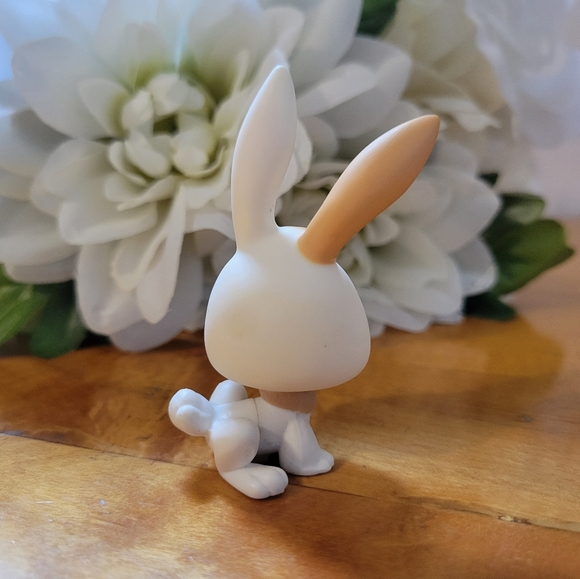 Littlest Pet Shop LPS #322 Bunny Rabbit White Tan Green Eyes 2006 - Picture 3 of 10